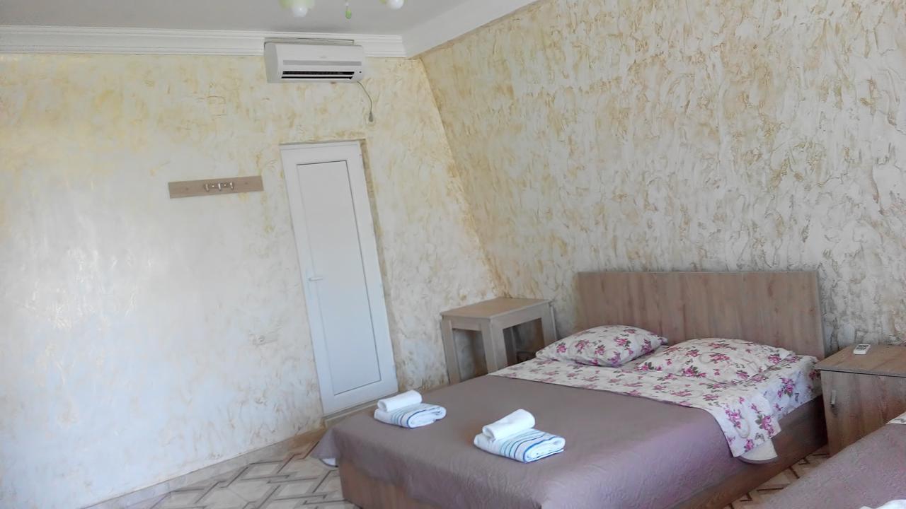 Guest House Vitali Gonio Exteriör bild