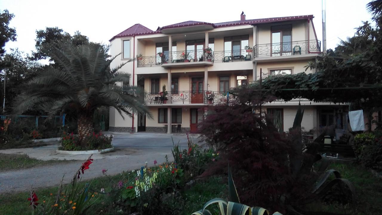 Guest House Vitali Gonio Exteriör bild